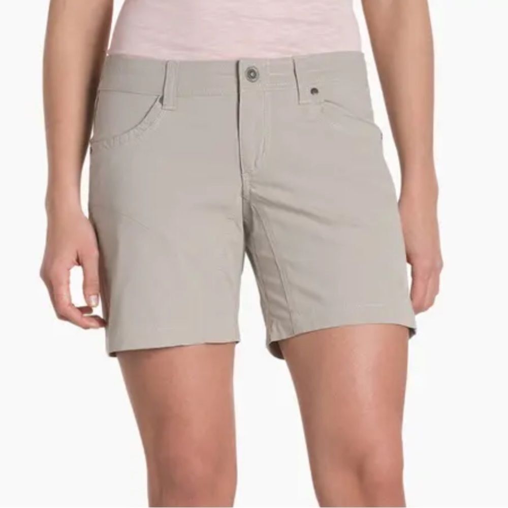 Kuhl splash 5.5” light khaki shorts